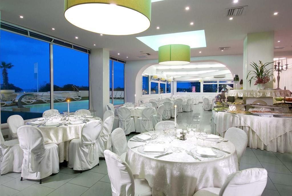 Hotel Mediterraneo Riccione Exterior photo